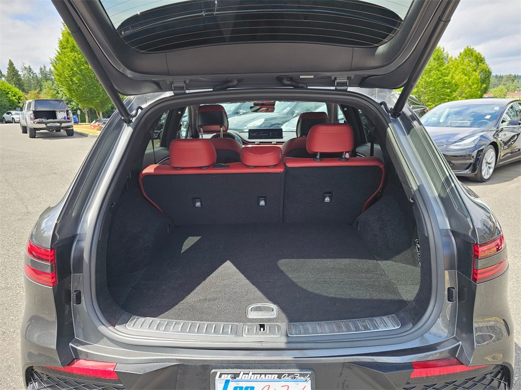 Used 2025 Genesis GV70 3.5T Sport w/ Sport Advanced Package image 17