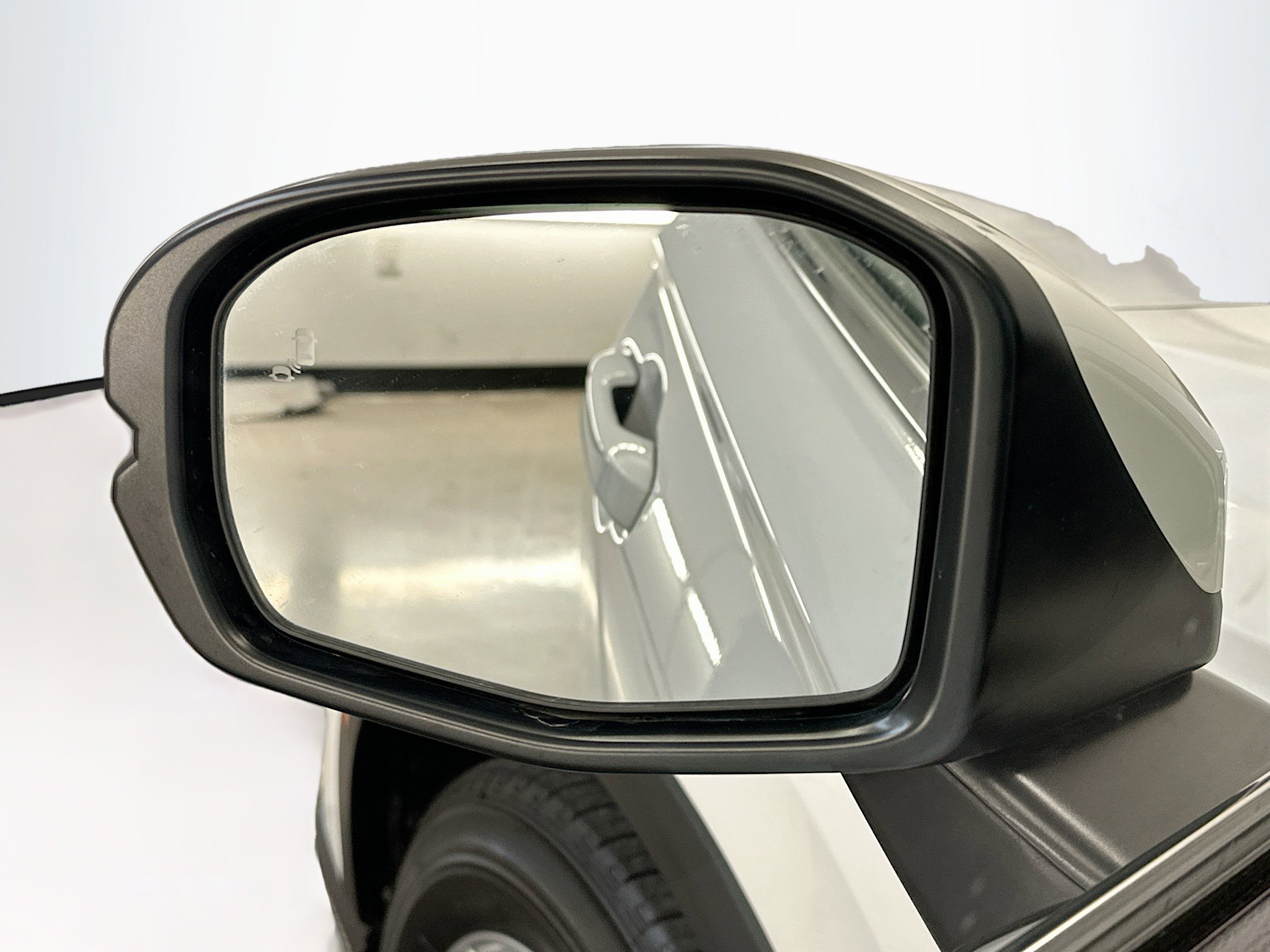 Used 2025 Honda CR-V EX-L image 16