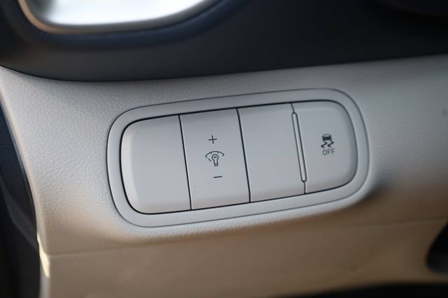 New 2026 Hyundai Venue SEL FWD image 11
