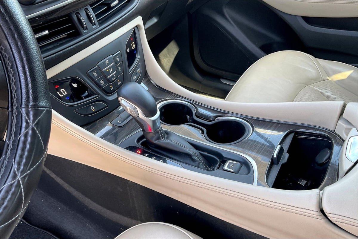 Used 2020 Buick Envision Essence w/ LPO, Cargo Package FWD image 15