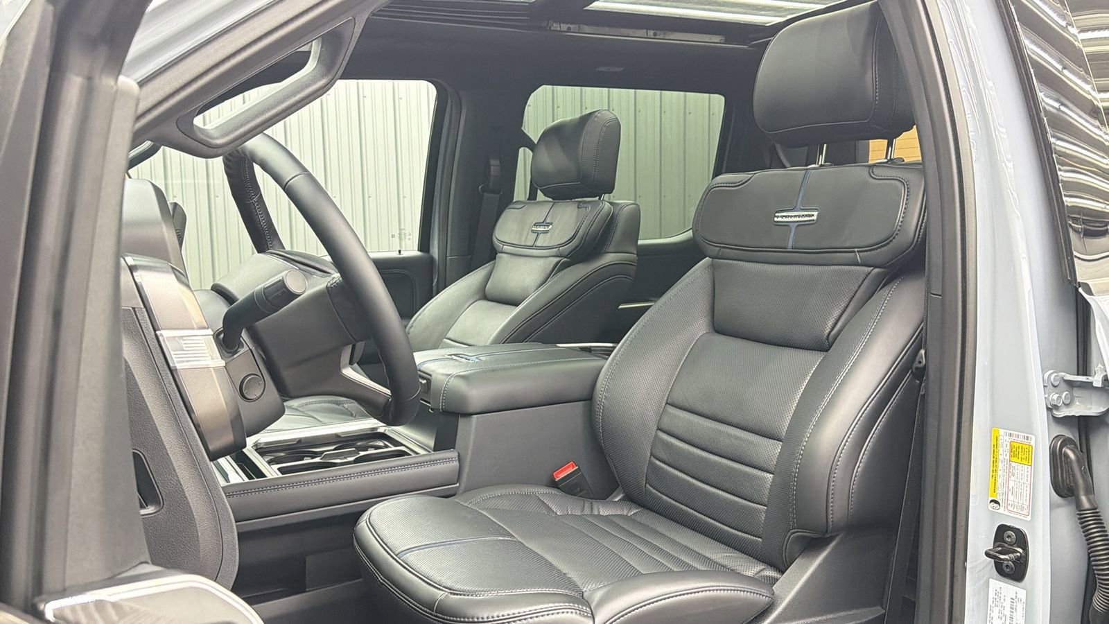 Used 2025 Ford F250 Platinum image 35