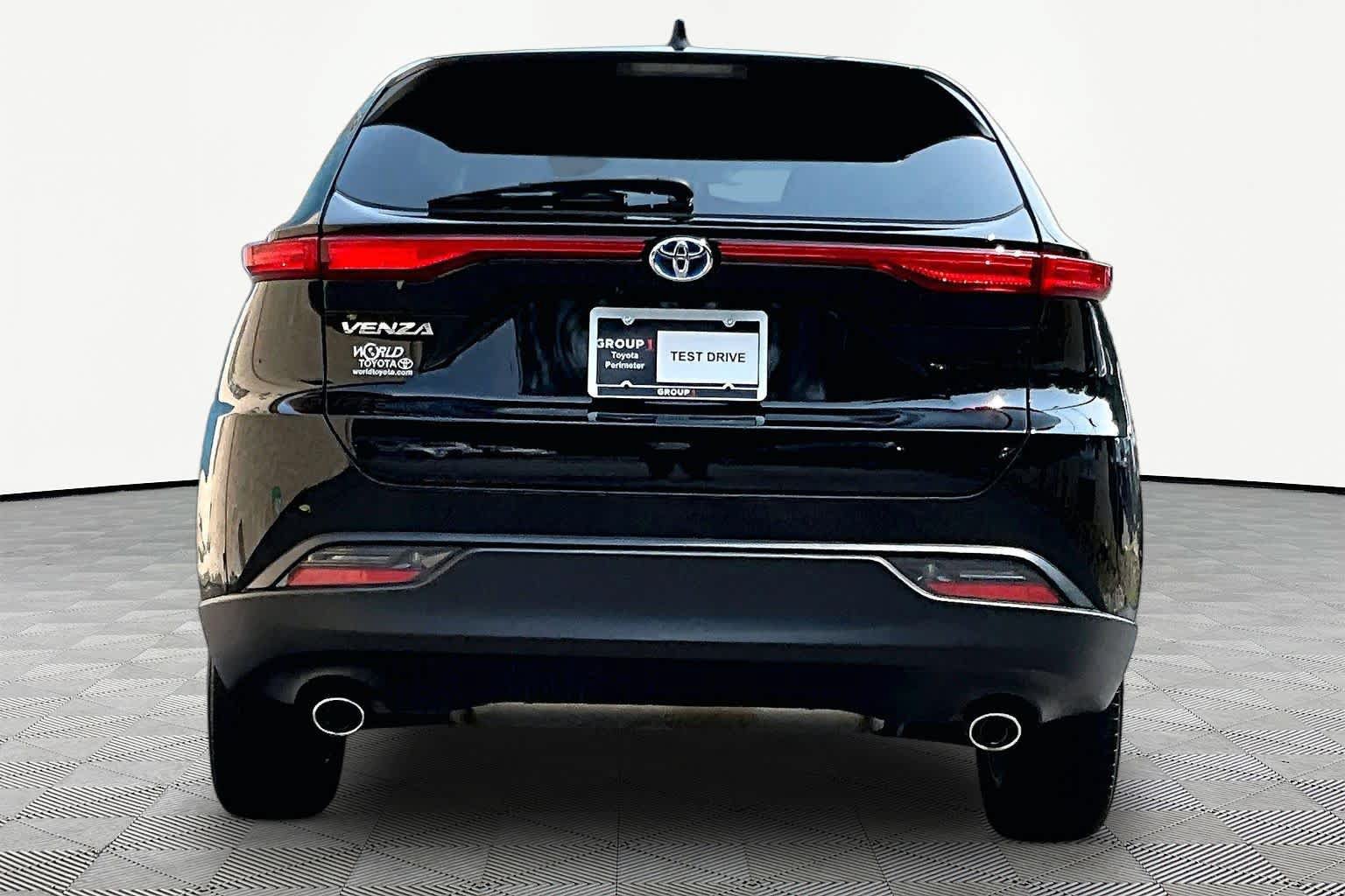 Certified 2024 Toyota Venza LE AWD/4WD image 5