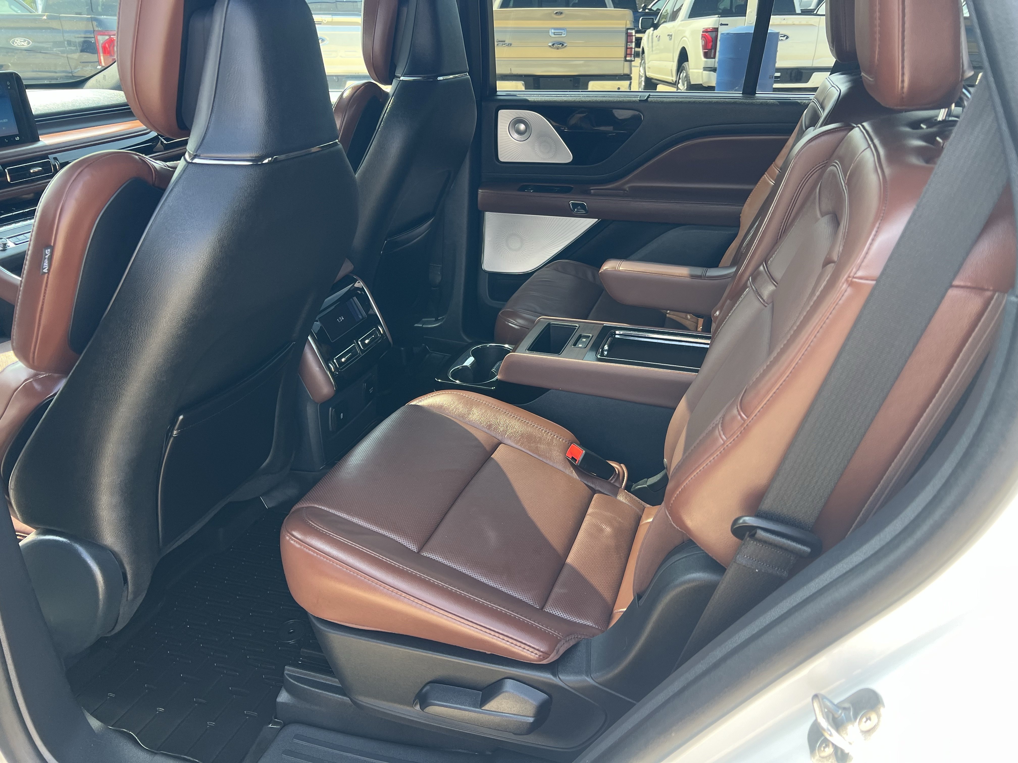 Used 2025 Lincoln Aviator Reserve w/ Equipment Group 201A AWD/4WD image 17
