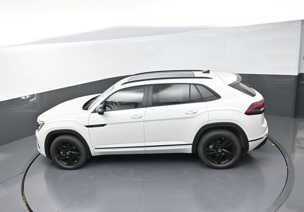 New 2026 Volkswagen Atlas Cross Sport SEL R-Line image 16