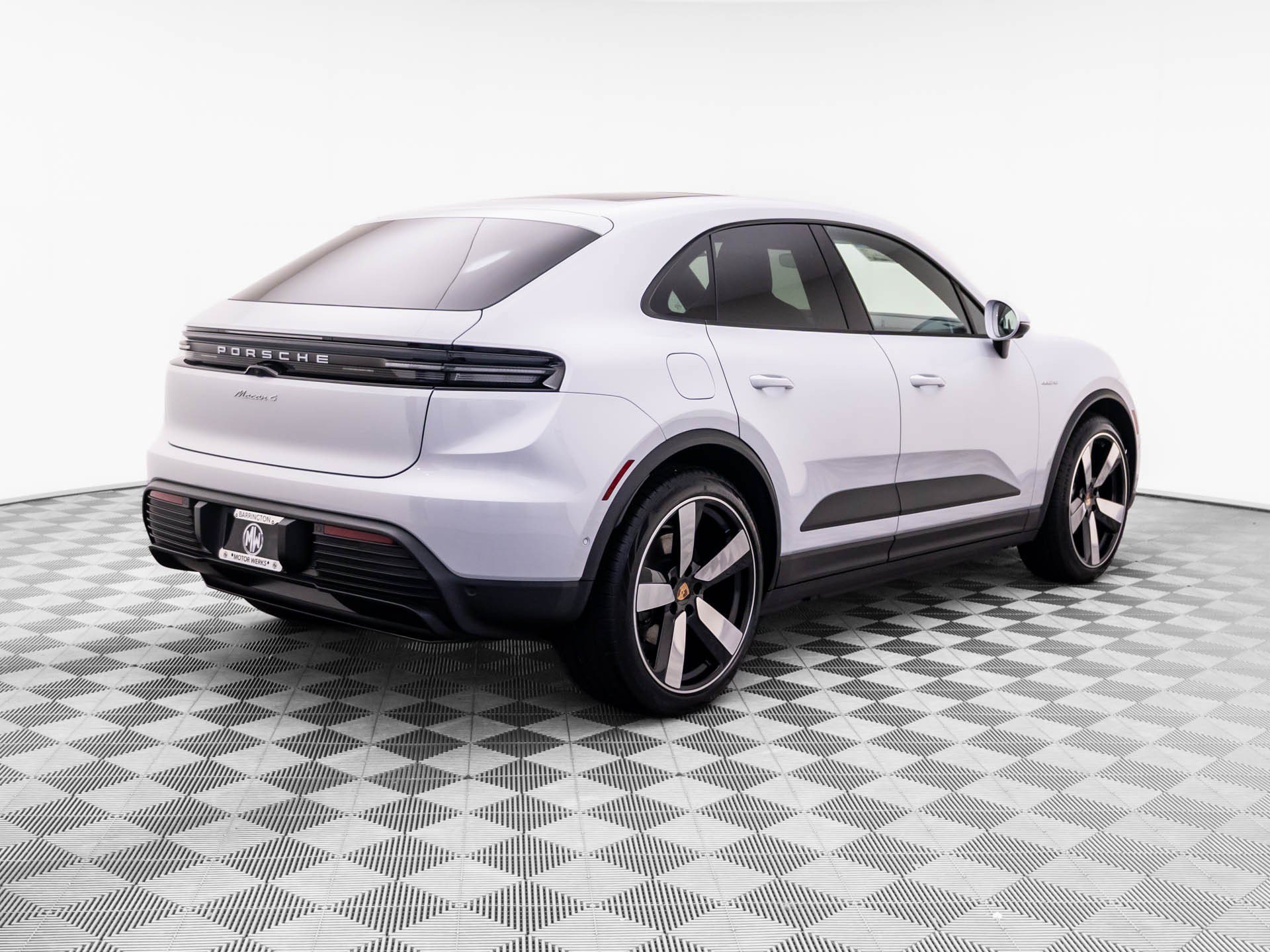 New 2026 Porsche Macan 4 Electric AWD/4WD image 8
