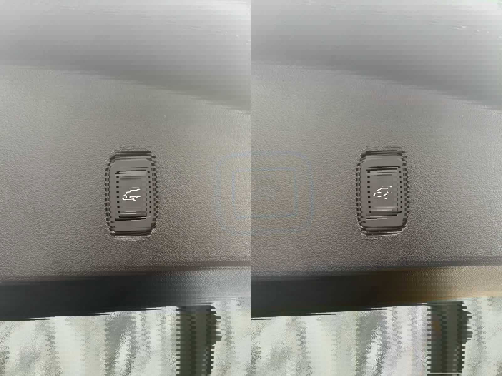 Used 2023 Cadillac Lyriq AWD image 22