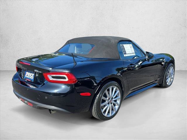 Used 2017 FIAT 124 Spider Lusso RWD image 5