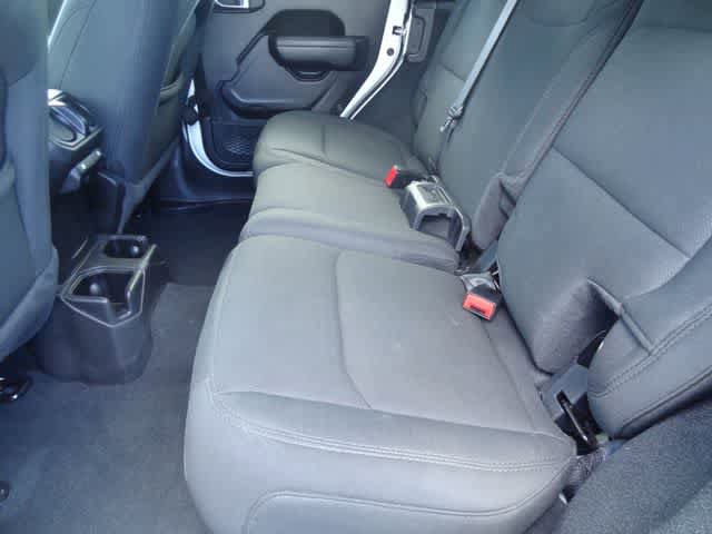 Used 2022 Jeep Wrangler Unlimited Sport AWD/4WD image 7
