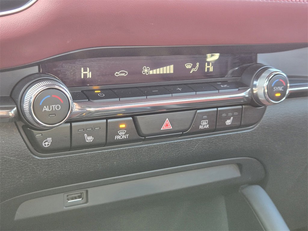 Used 2021 MAZDA MAZDA3 Hatchback w/Premium Plus Pkg image 20