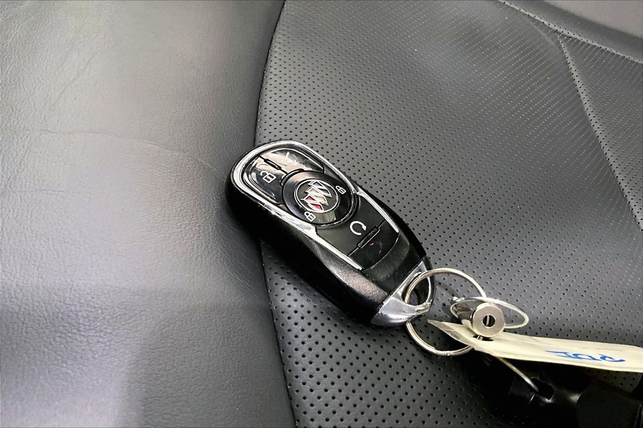 Used 2021 Buick Enclave Essence w/ Sound and Sites Package image 11