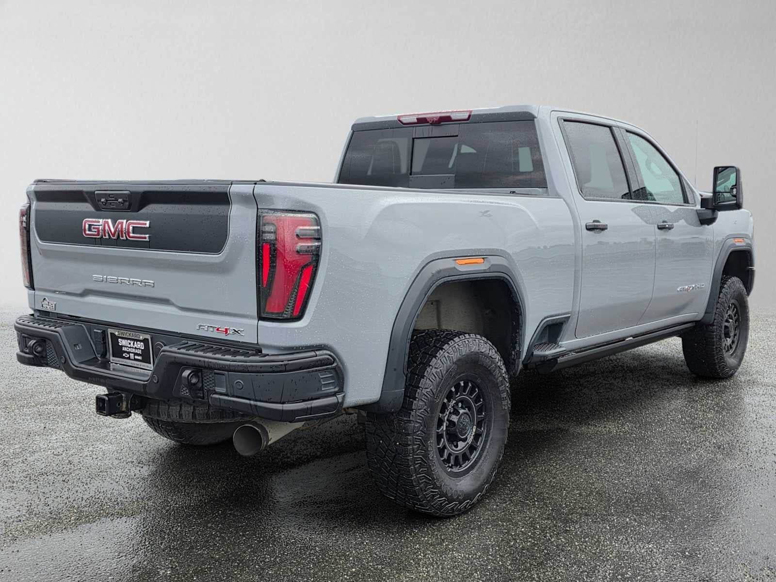 Certified 2024 GMC Sierra 2500 AT4X w/ AT4X AEV Edition AWD/4WD image 3
