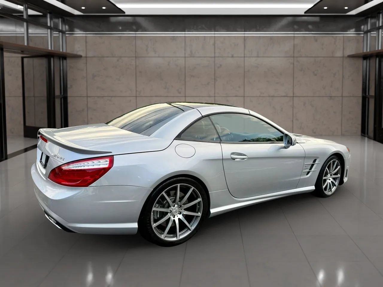 Used 2013 Mercedes-Benz SL 63 AMG w/ Premium Pkg image 15