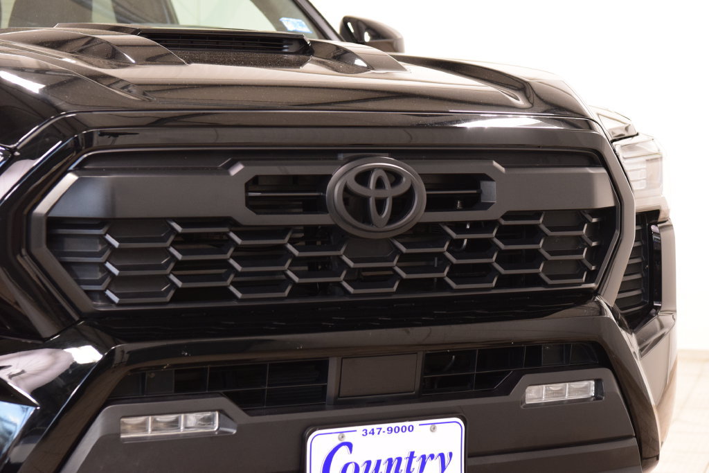 Used 2025 Toyota Tacoma TRD Sport AWD/4WD image 11