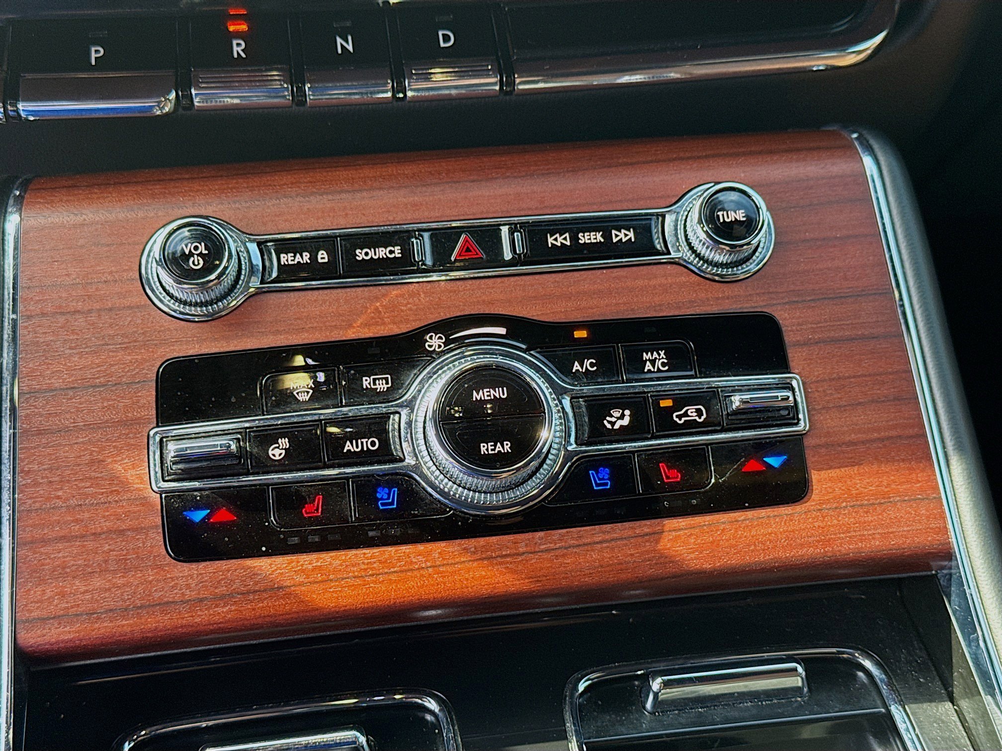 Used 2023 Lincoln Aviator Reserve w/ Equipment Group 201A image 15