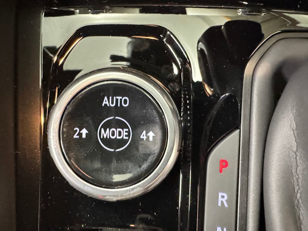 New 2026 GMC Canyon Elevation w/ Convenience Package image 14