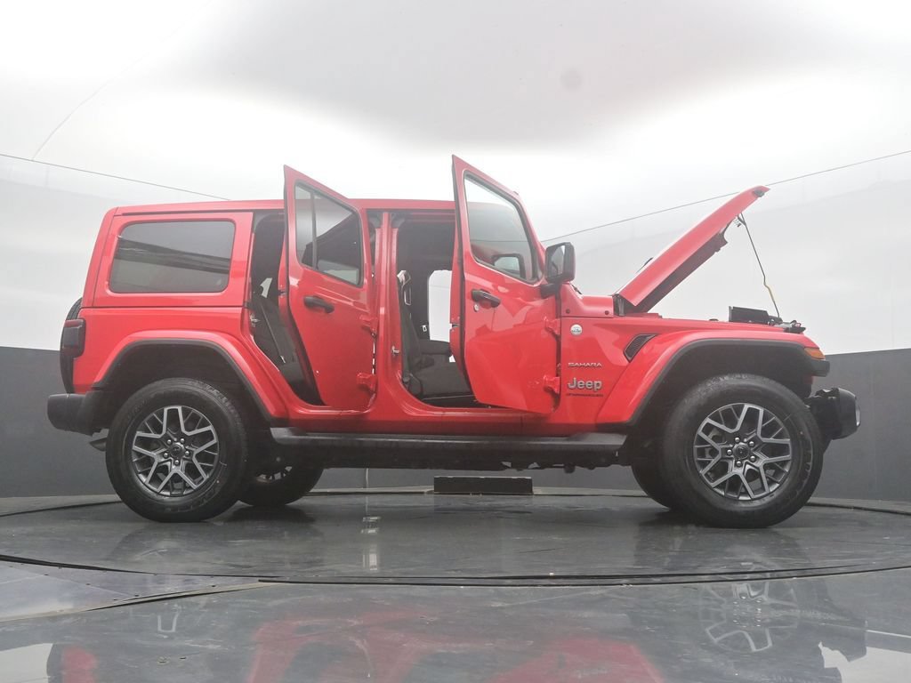 Used 2024 Jeep Wrangler Unlimited Sahara w/ Technology Group AWD/4WD image 65