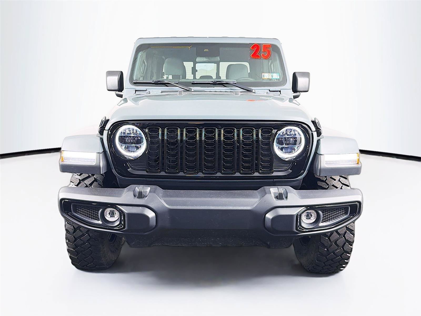 Used 2025 Jeep Gladiator Sport AWD/4WD image 6