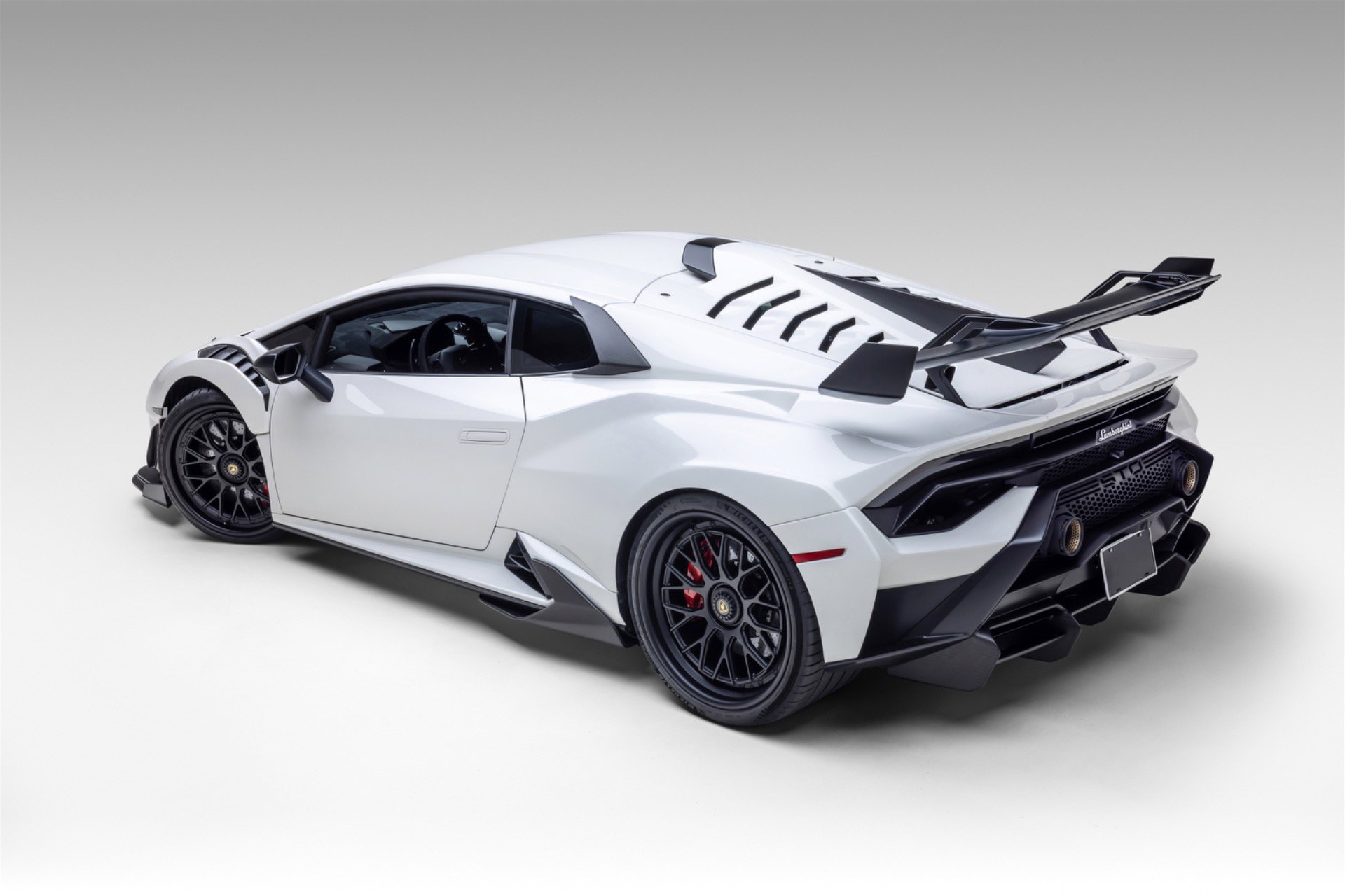Used 2022 Lamborghini Huracan STO image 94