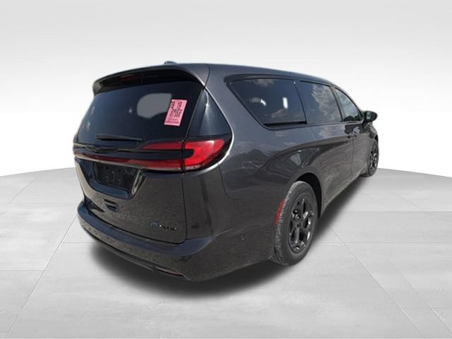 Used 2022 Chrysler Pacifica Touring-L w/ Uconnect Theater Family Group FWD image 36