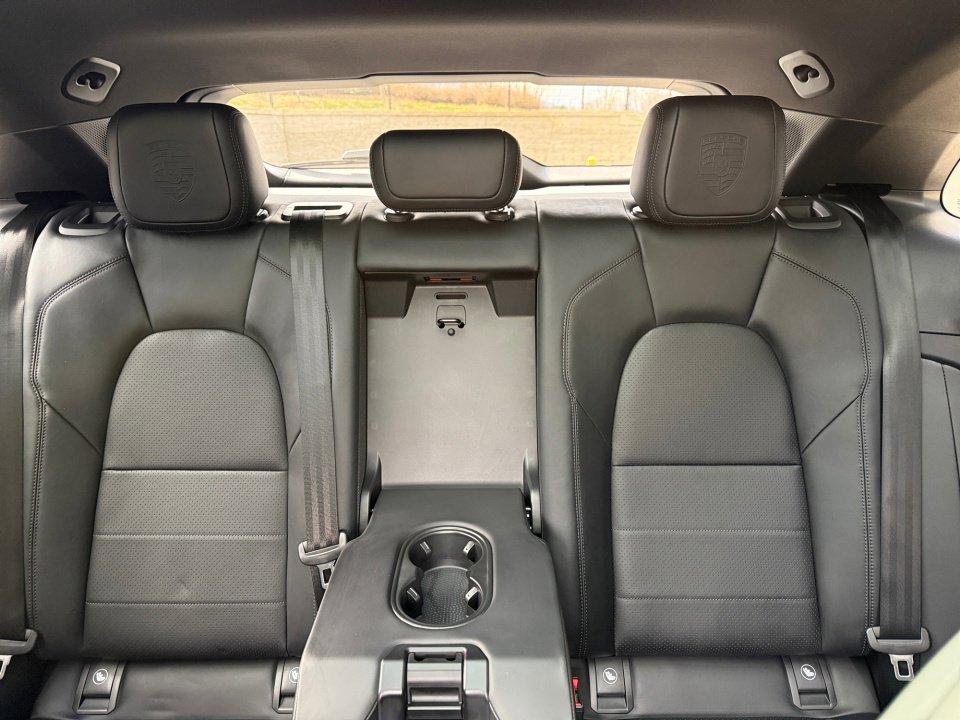 New 2026 Porsche Macan 4 Electric image 24