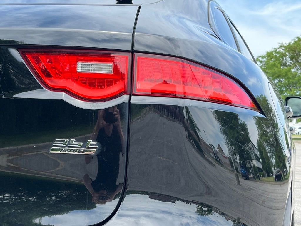 Used 2018 Jaguar F-PACE R-Sport AWD/4WD image 13
