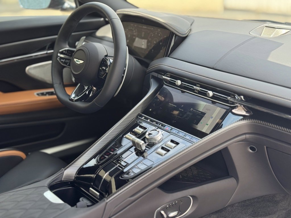 Used 2025 Aston Martin DB12 Coupe image 16