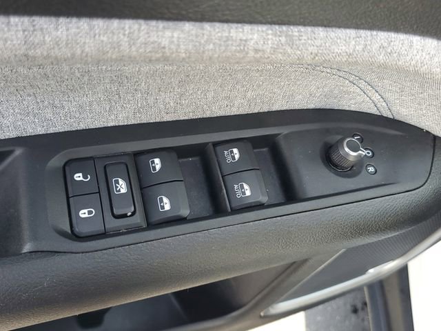 Used 2022 Jeep Compass Latitude w/ Sun and Sound Group AWD/4WD image 17