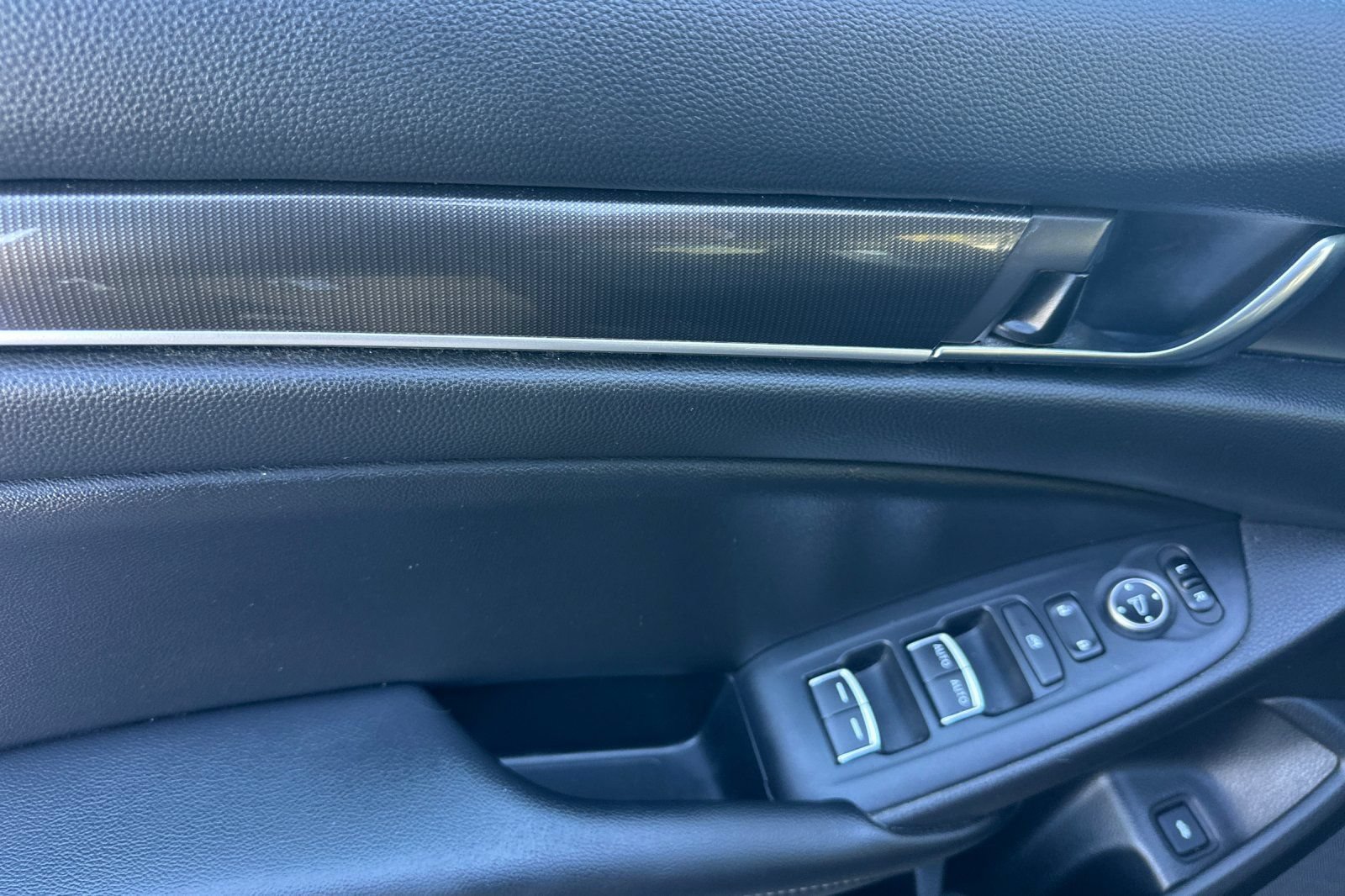 Used 2022 Honda Accord Sport image 11