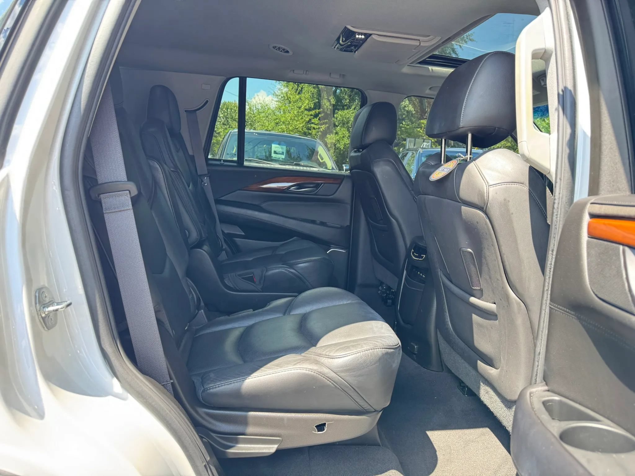 Used 2017 Cadillac Escalade Luxury AWD/4WD image 31