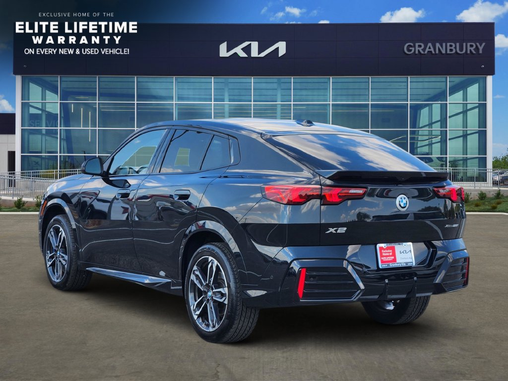 Used 2025 BMW X2 xDrive28i AWD/4WD image 4