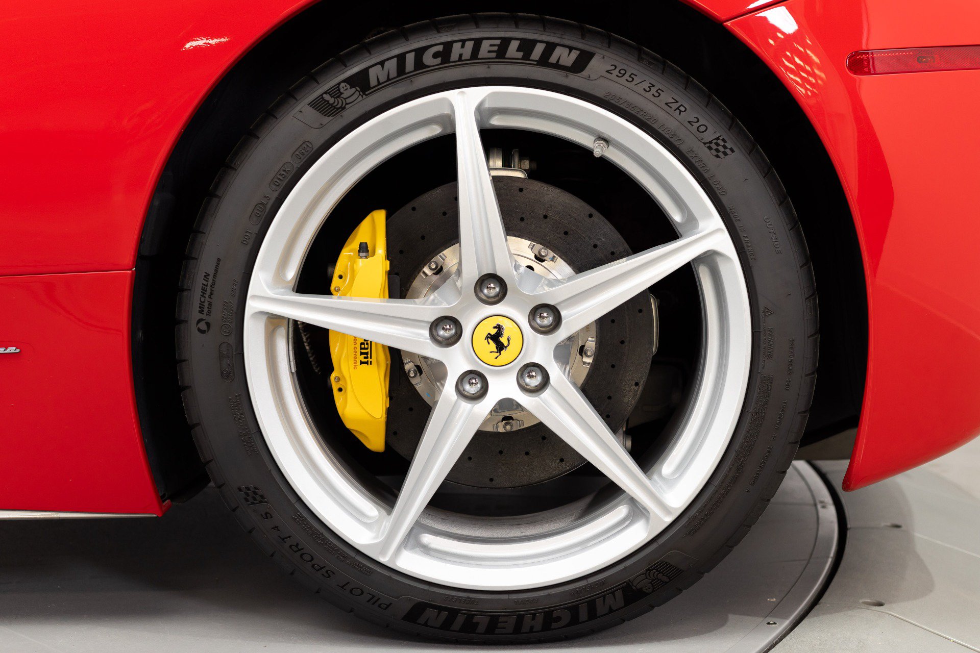 Certified 2014 Ferrari 458 Spider RWD image 22