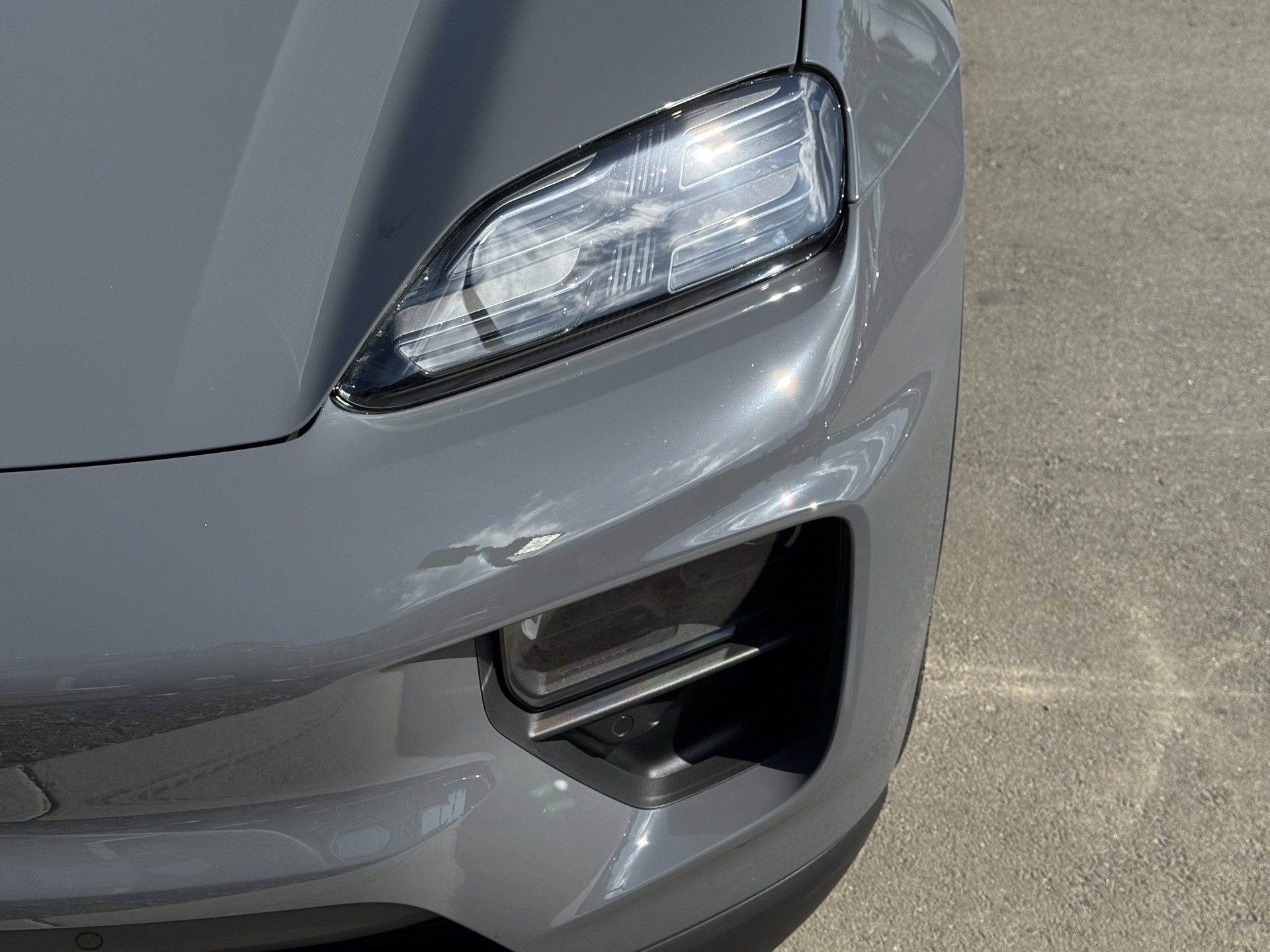 Used 2025 Porsche Macan Electric image 11