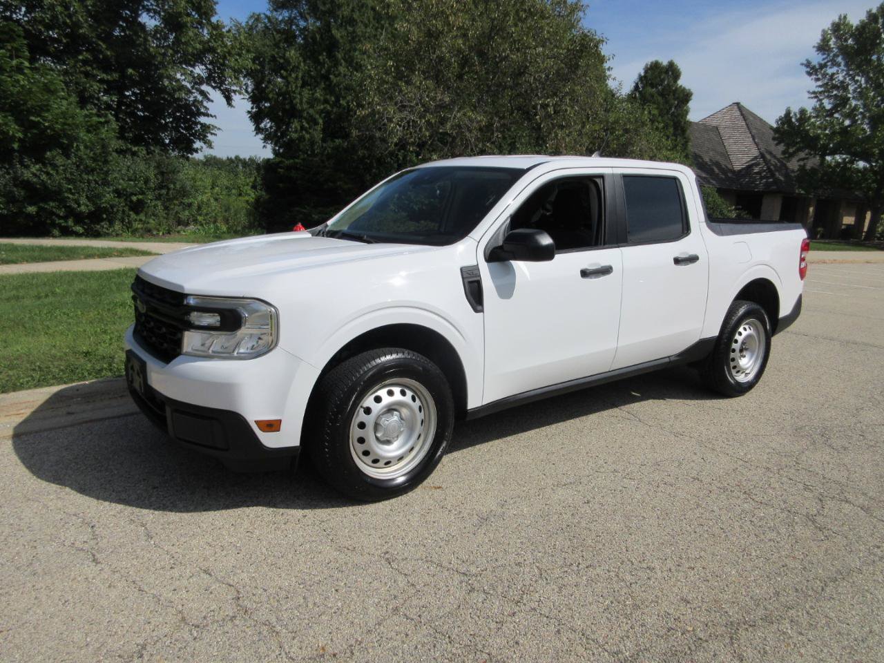 Used 2022 Ford Maverick XL FWD image 2