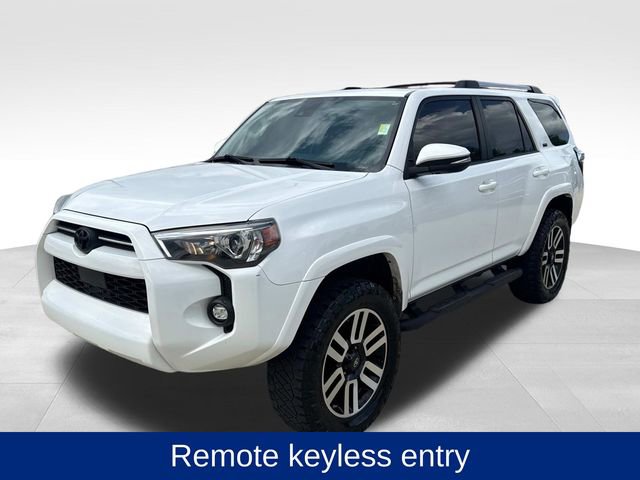 Used 2021 Toyota 4Runner SR5 Premium w/ Moonroof Package RWD image 3