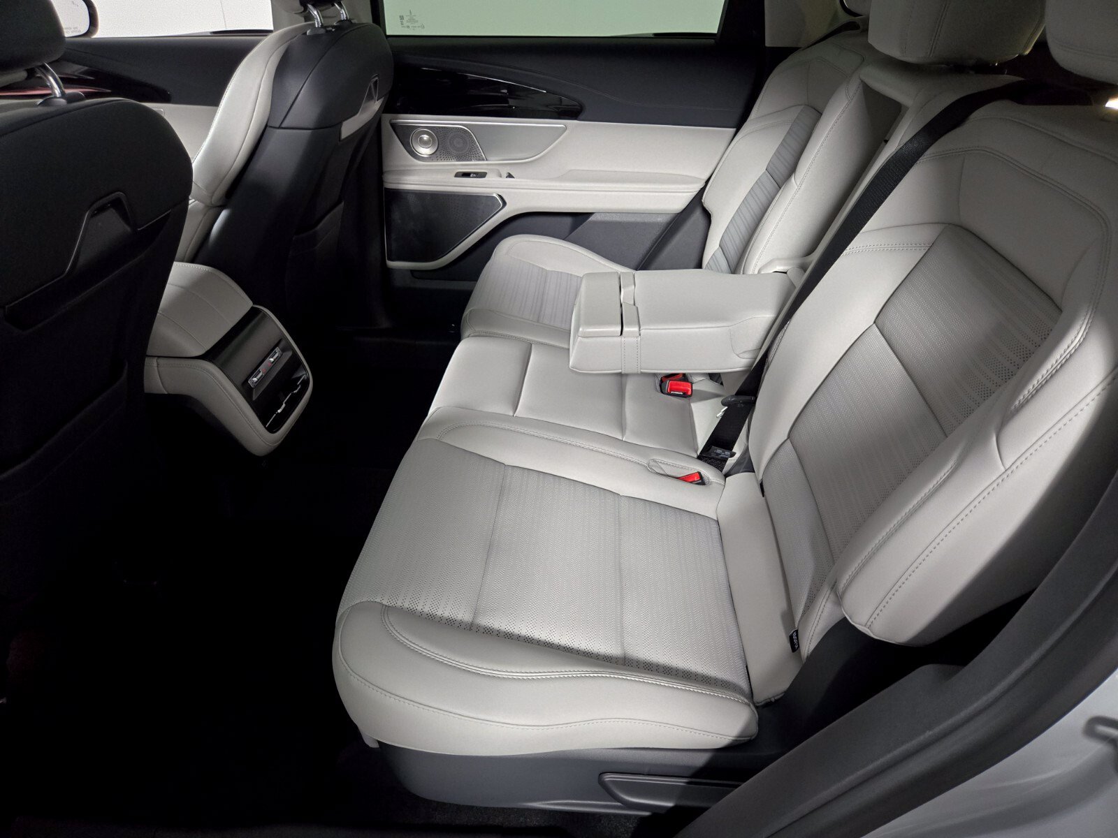 New 2026 Lincoln Nautilus Reserve AWD/4WD image 14