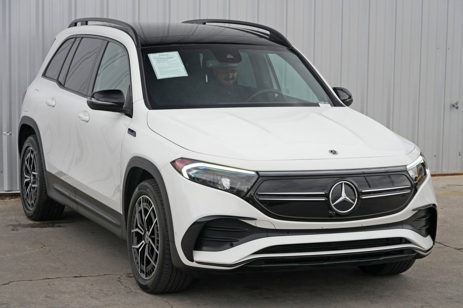 Used 2022 Mercedes-Benz EQB 350 4MATIC image 54