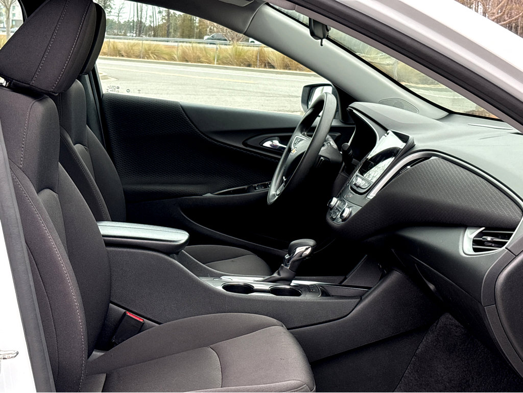 Used 2024 Chevrolet Malibu LT FWD image 11