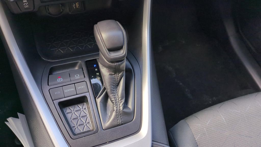 Used 2024 Toyota RAV4 XLE image 17
