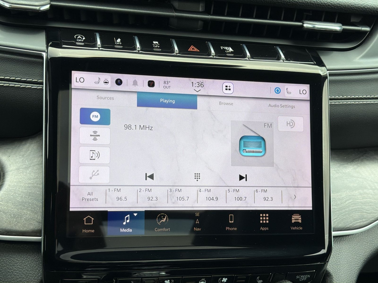 Used 2023 Jeep Grand Cherokee L Limited w/ Luxury Tech Group II AWD/4WD image 18