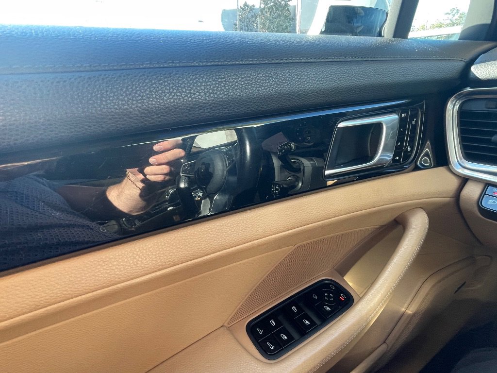 Used 2018 Porsche Panamera image 21