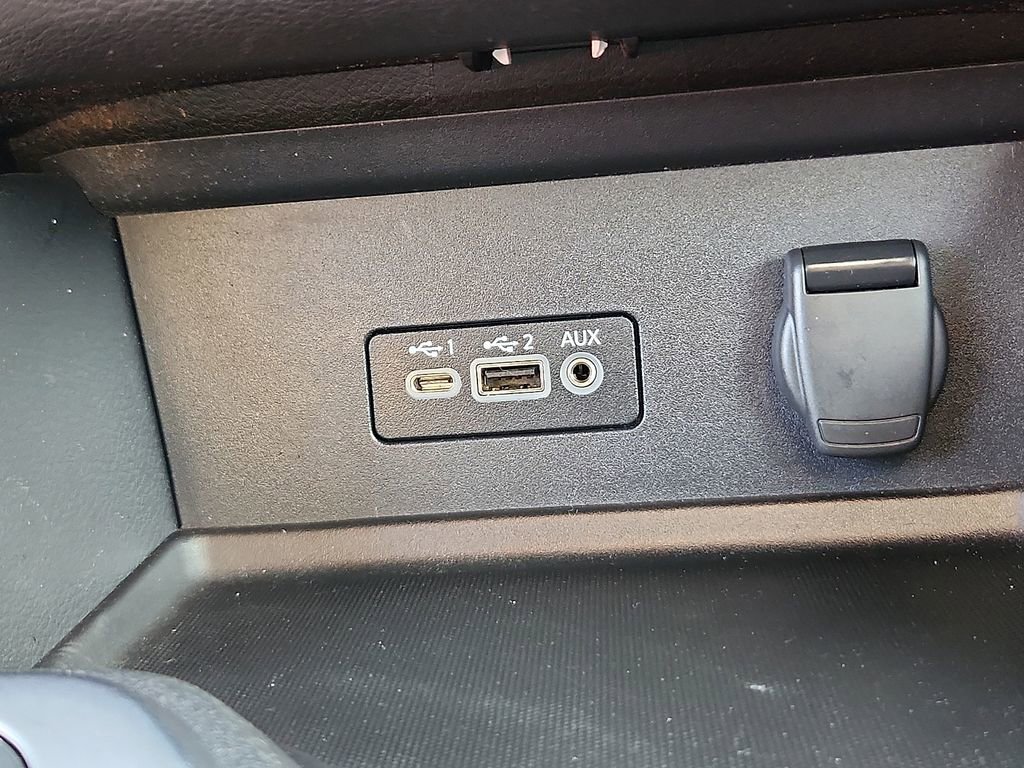 Certified 2022 Nissan Sentra SR w/ Midnight Edition image 24