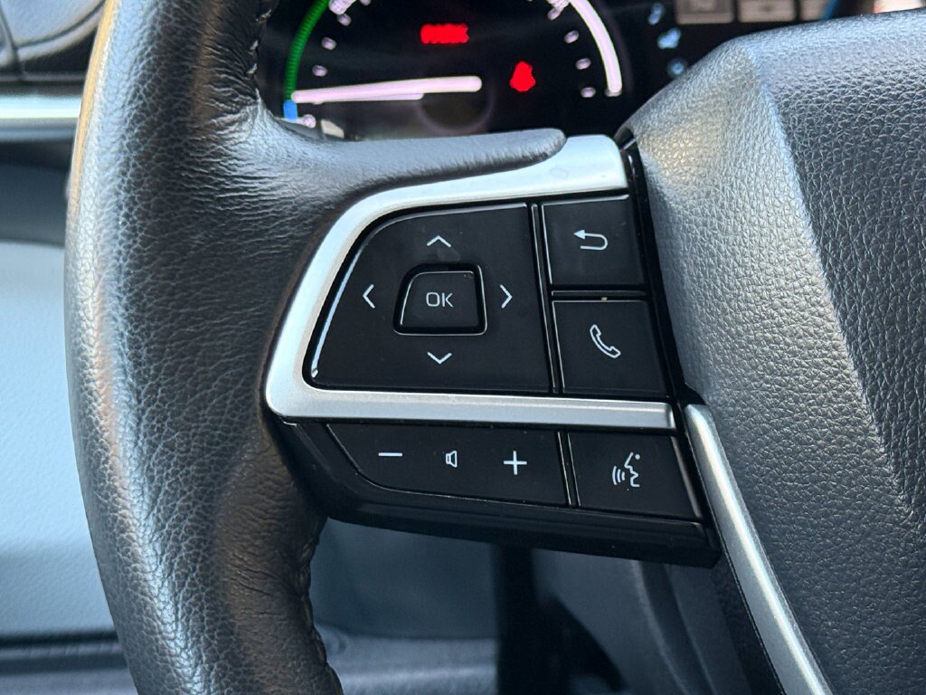 Used 2025 Toyota Sienna XLE FWD image 29