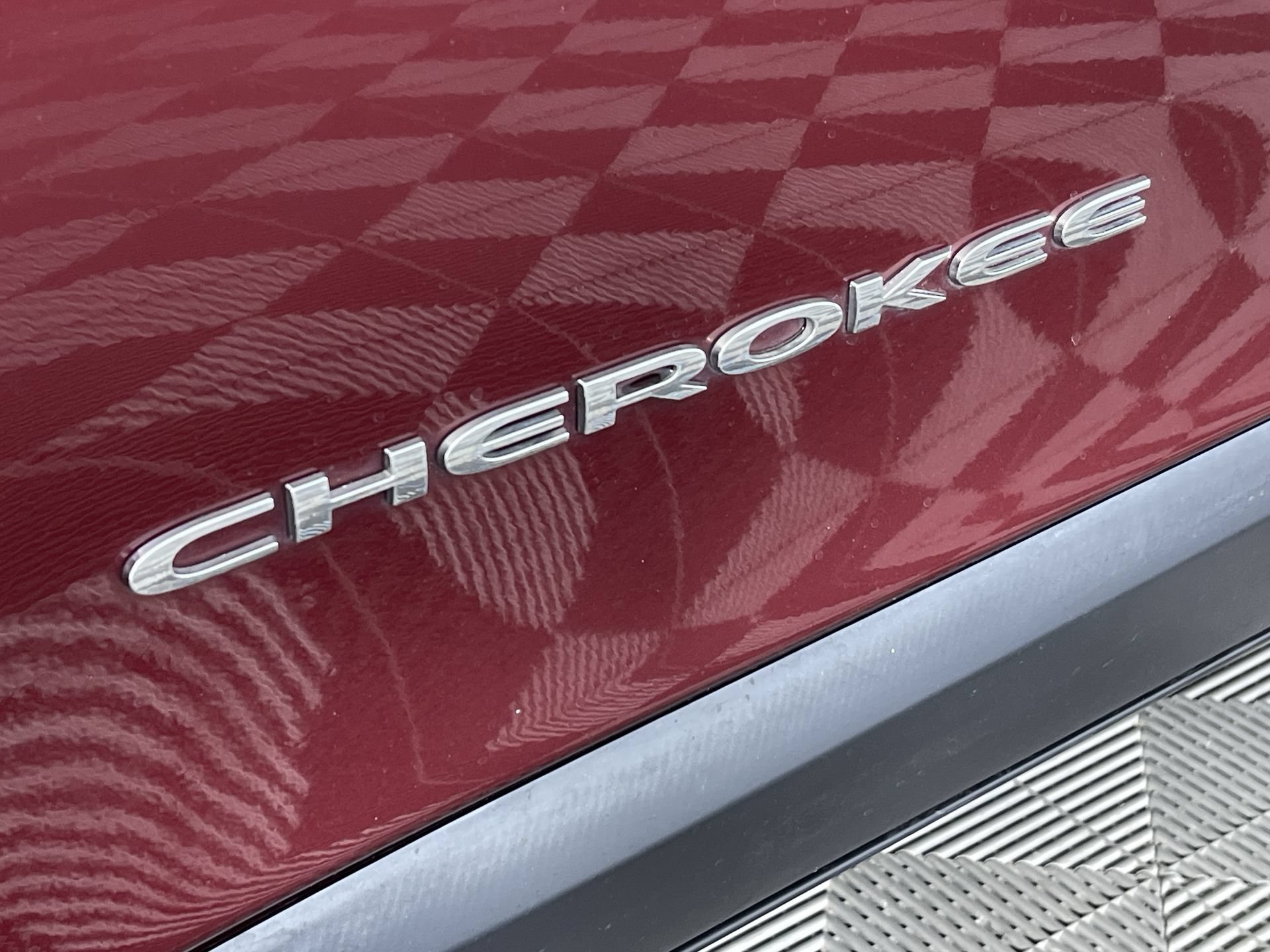 Used 2020 Jeep Cherokee Limited AWD/4WD image 26