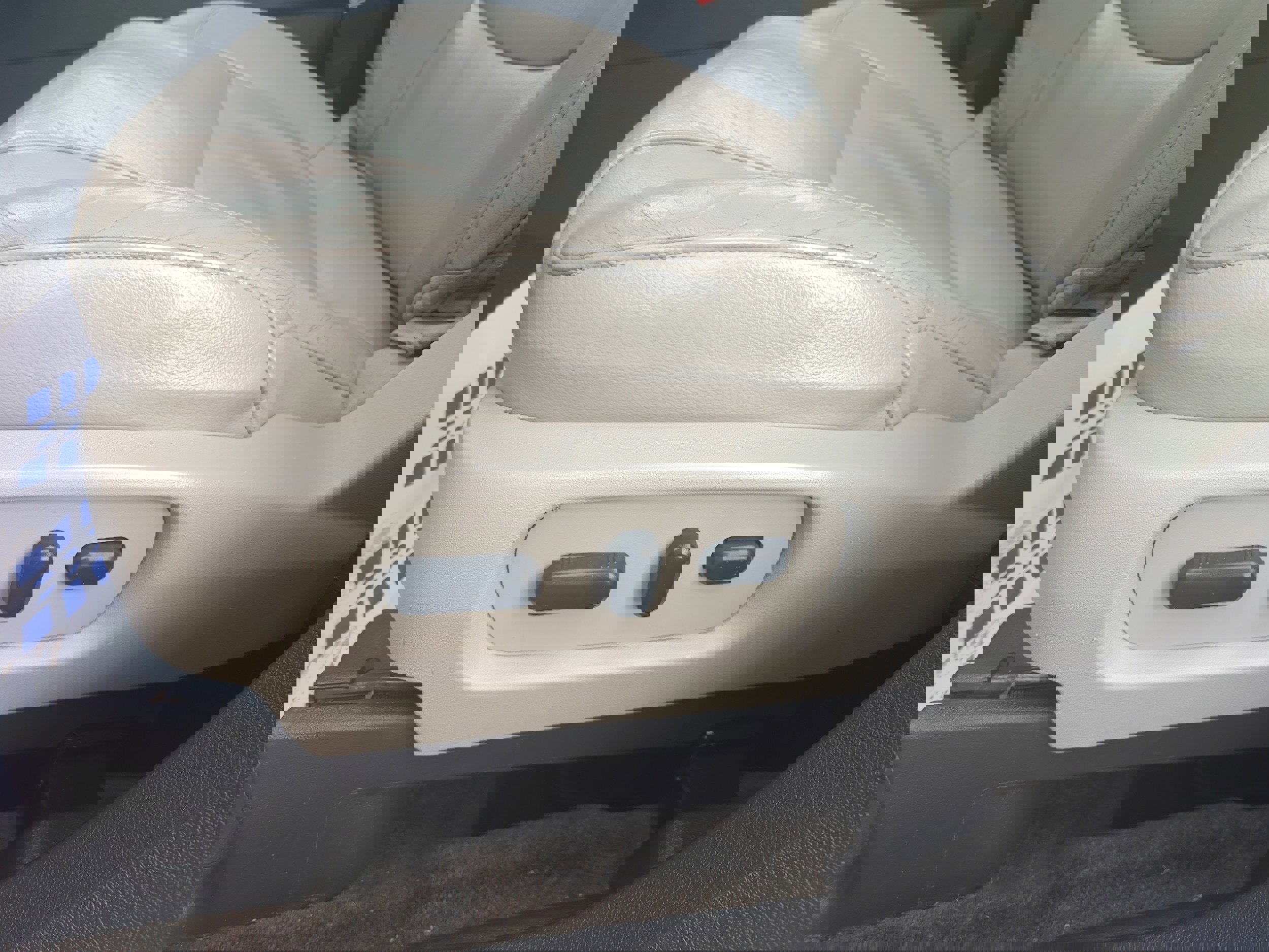 Used 2013 Ford Explorer Limited image 14