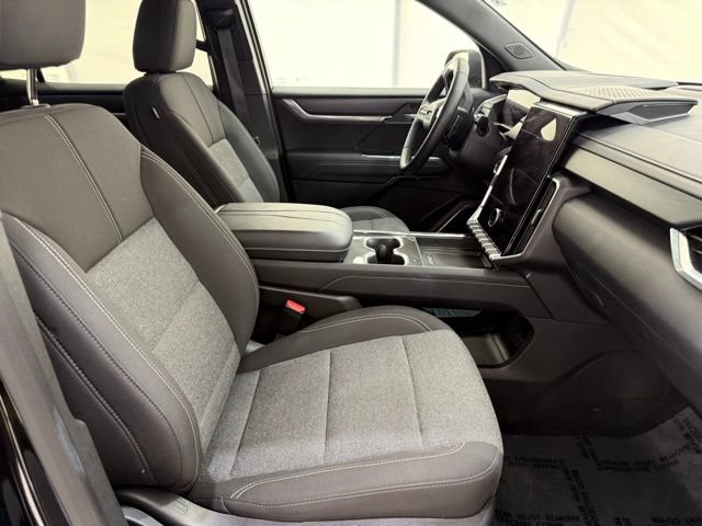 Used 2025 GMC Acadia Elevation AWD/4WD image 25