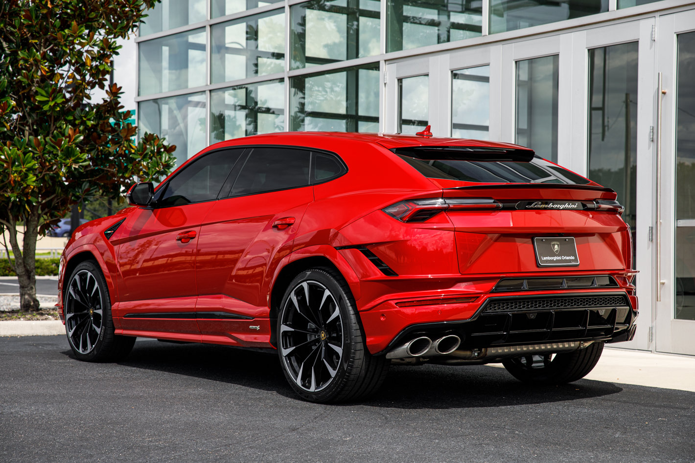 Used 2024 Lamborghini Urus S AWD/4WD image 13