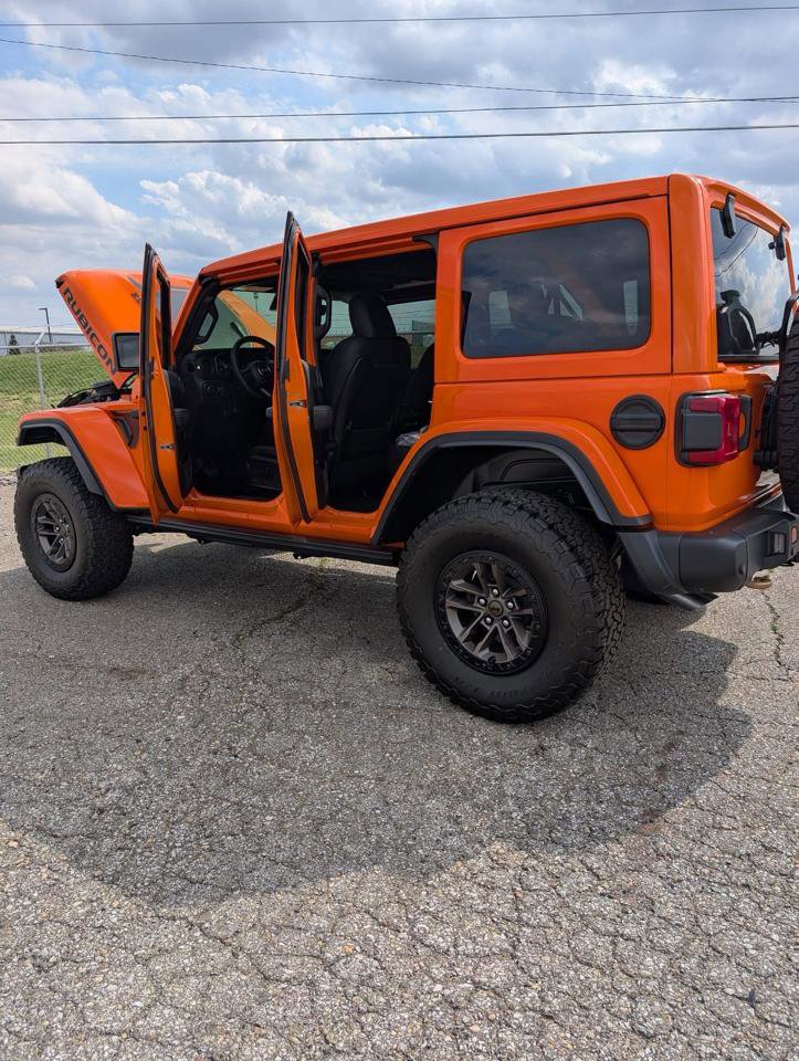 Used 2025 Jeep Wrangler Unlimited Rubicon 392 image 4