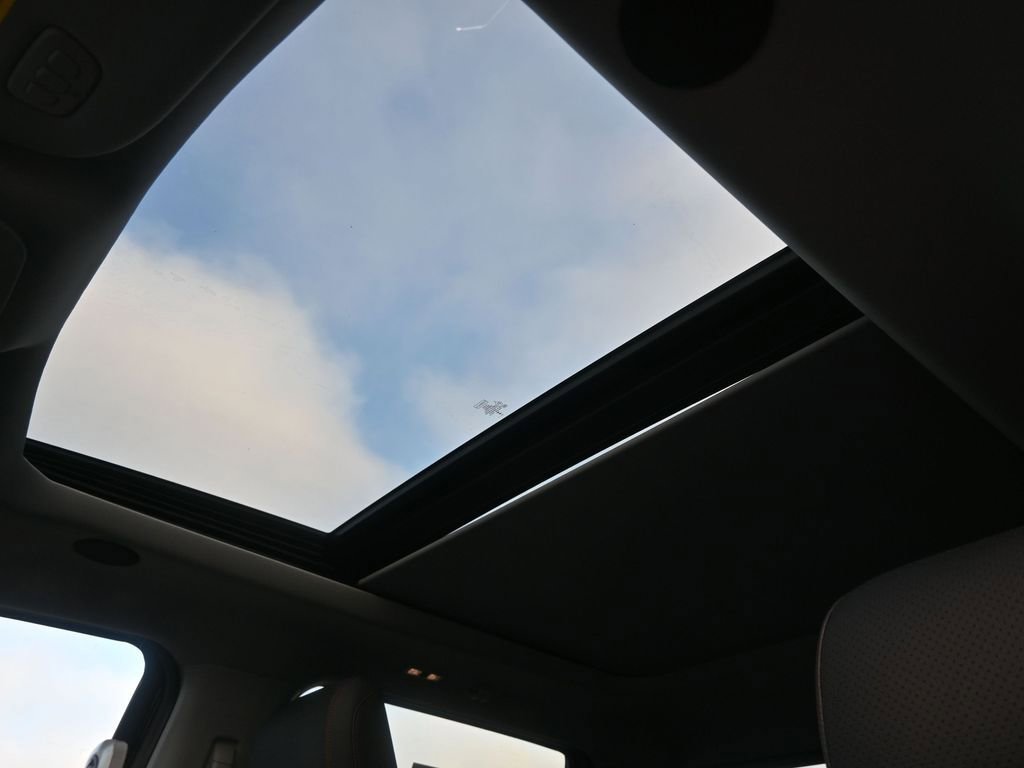 New 2026 Ford F250 Lariat w/ Black Appearance Package image 28