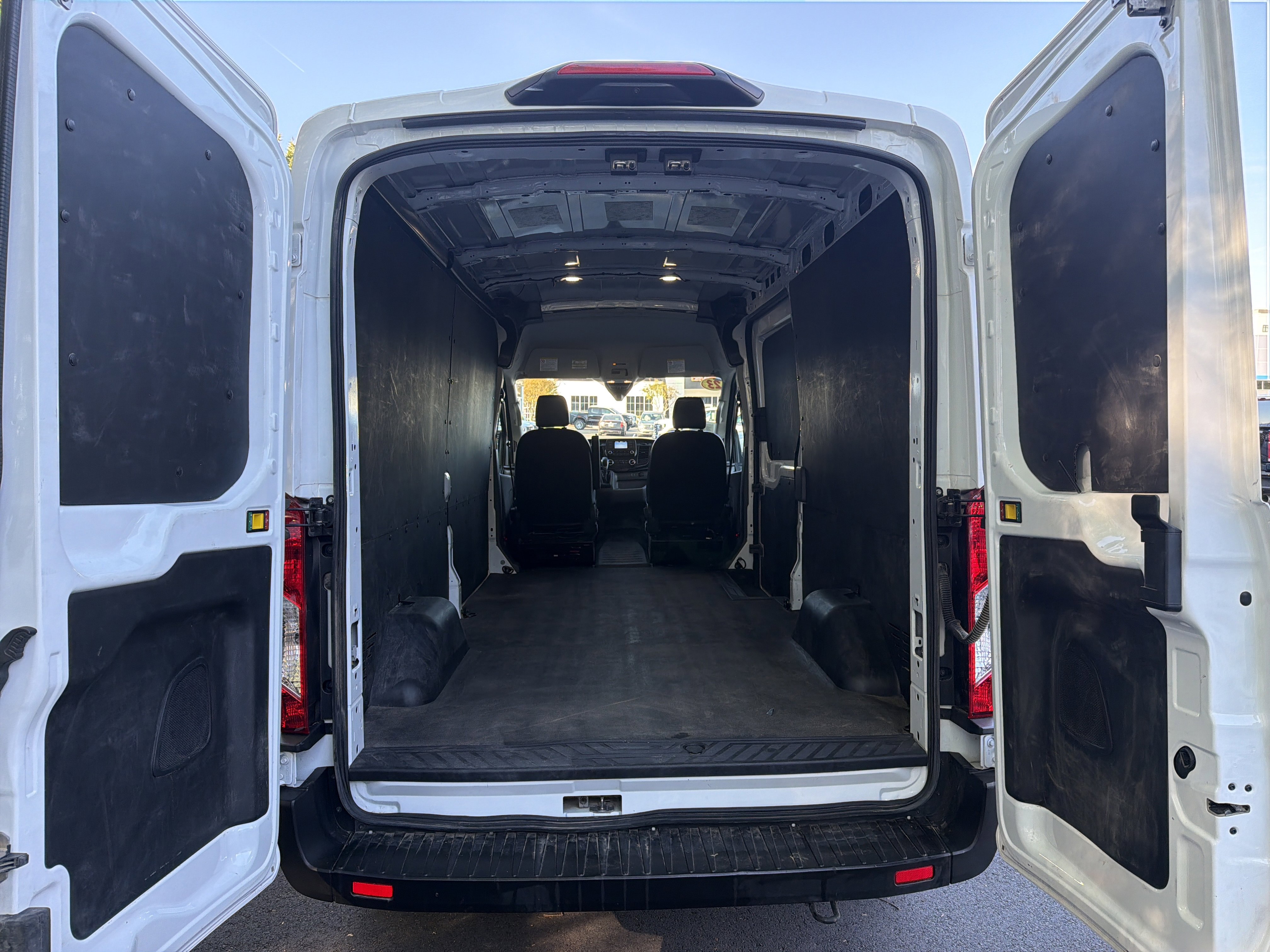 Used 2023 Ford Transit 250 Medium Roof w/ Load Area Protection Package image 9