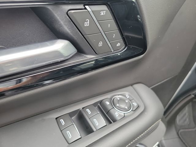 Certified 2025 Chevrolet Suburban Premier AWD/4WD image 27
